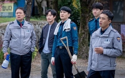 '괴물' 여진구X신하균, 파출소 완전체 공개