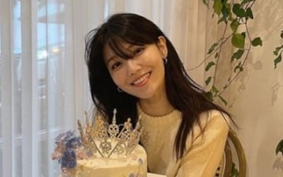 수영, 생일 케이크 들고 인증샷 "들뜬 마음"