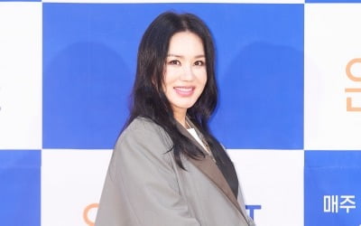 '온앤오프' 엄정화 "첫 고정 MC 도전, 환불원정대 활동 덕분"