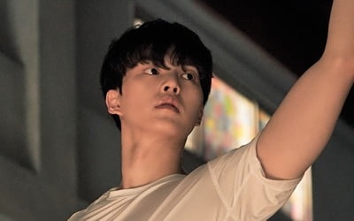 '나빌레라' 송강, 첫 스틸 공개…완벽 피지컬의 발레리노