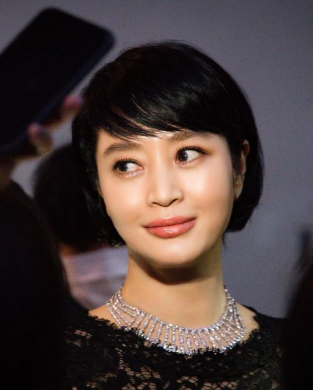 김혜수만이 가능한 아름다움…송혜교도 "♥"