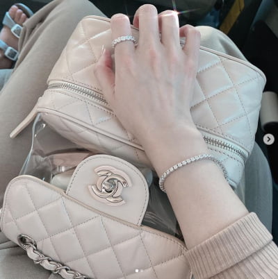 "하와이 집 보러"…주아민, 눈 부시는 양 손 주얼리+명품백