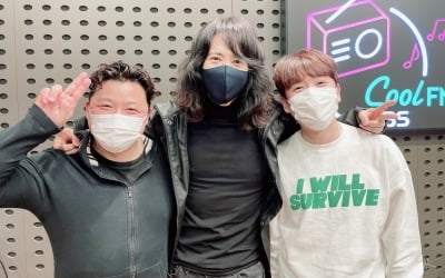 '미스터 라디오' 양준일 "긴 머리 자를 생각 無"