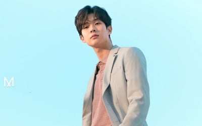 '윤스테이' 인턴 최우식, 슈트핏으론 사장님 [화보]