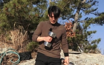 '정글의 법칙' 장혁, 정글서 2시간 운동…말근육 공개