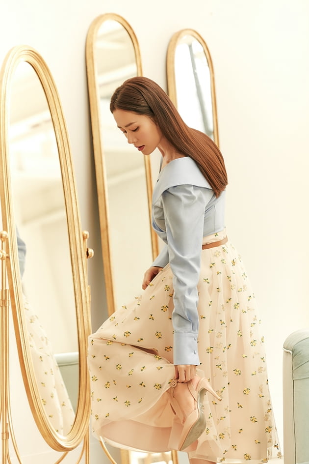 손예진의 화보. /사진제공=브라이드앤유