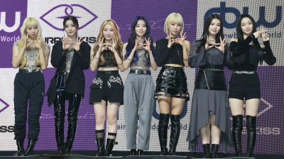 [TEN 포토] 퍼플키스 '떨리는 데뷔 쇼케이스'