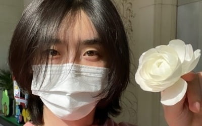 '장발' 이종석, 여자라 해도 믿겠네…머리에 꽃까지