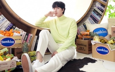 박해진, 웹예능 단독 MC 도전…데뷔 15년 만에 처음 [공식]