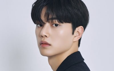 '비주얼 甲' 송강, 청춘 로맨스로 돌아온다 [공식]
