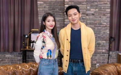 '자산어보' 변요한, 아이유와 특급 만남…'Love poem' 듀엣까지