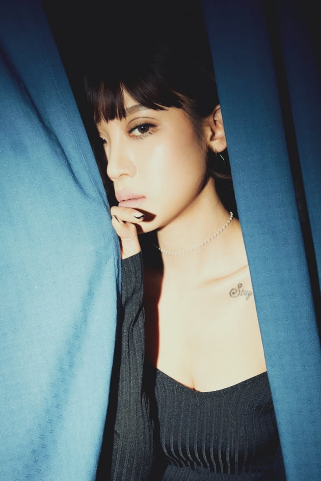 나다, 육감적 몸매 노출+타투 '치명적'