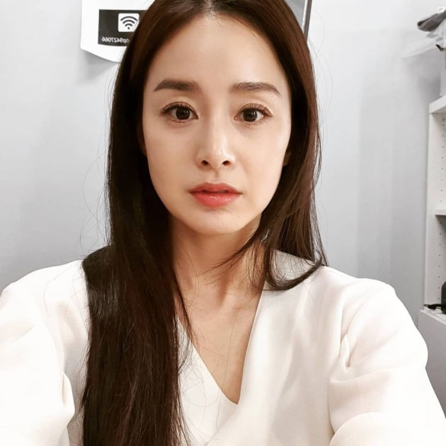 '비♥' 김태희, "만족합니다" 각도 불문 '최고 미인'