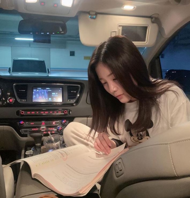 /사진=윤채경 인스타그램