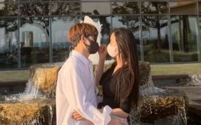 함소원, 시댁 별장 조작 논란엔 '침묵'…남편과 '뽀뽀'만