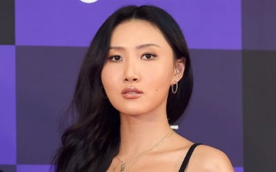 화사, RBW와 재계약 "휘인도 논의 중, 마마무 해체 없다" [공식]