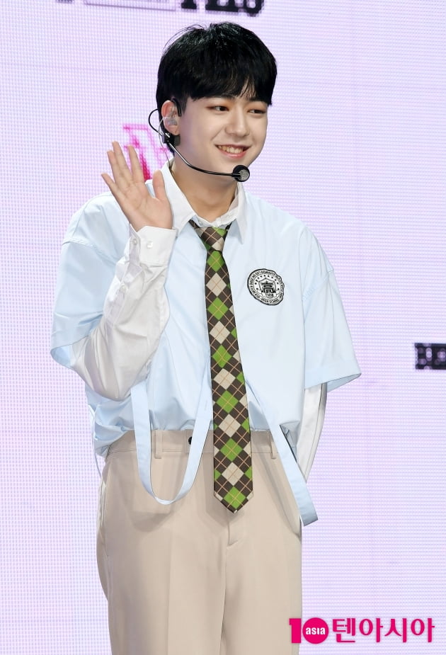 [TEN 포토] T1419 건우 '그룹안에서 사회 봐요'