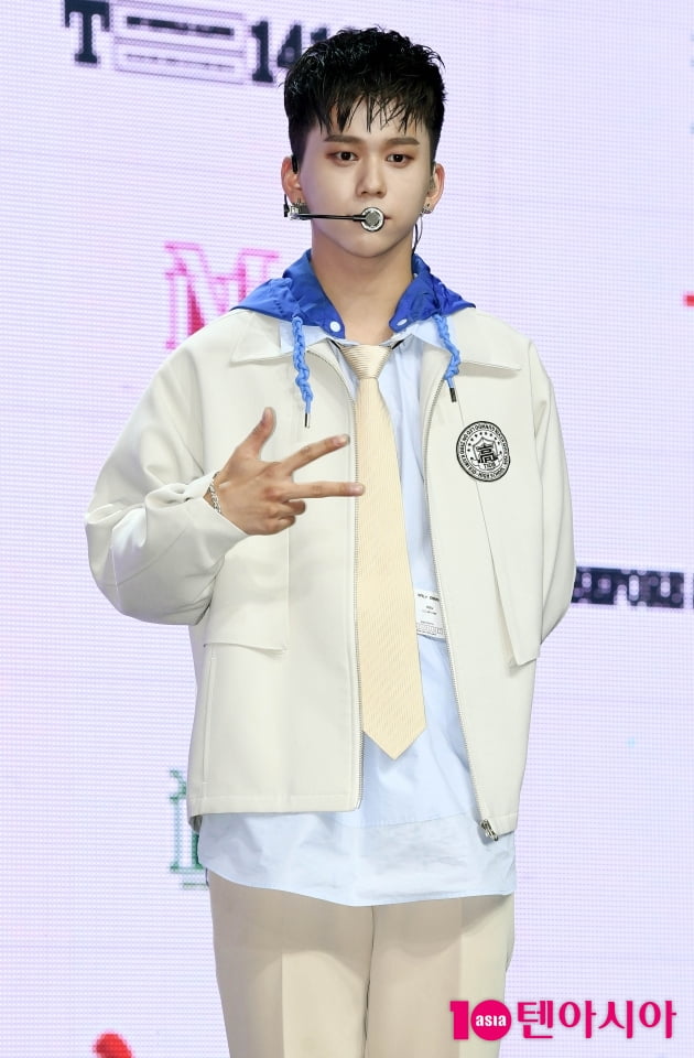 [TEN 포토] T1419 케빈 '촉촉한 눈빛'