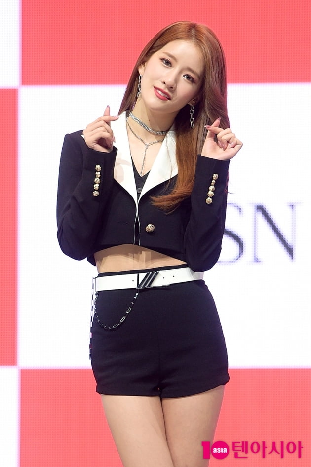 [TEN 포토] 우주소녀 엑시 '예쁨 넘치는 리더'