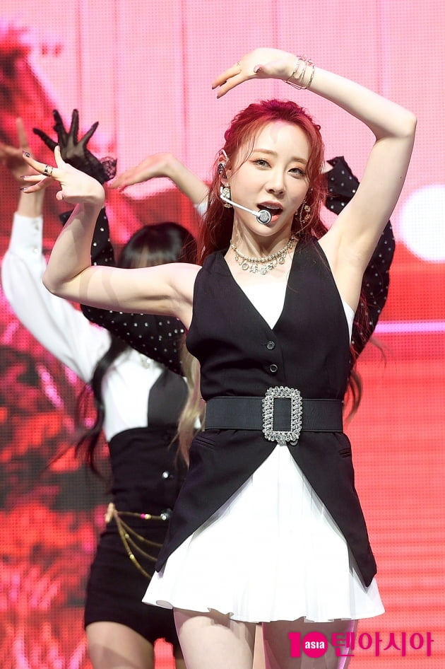 [TEN 포토] 우주소녀 연정, '예술적인 춤 선'