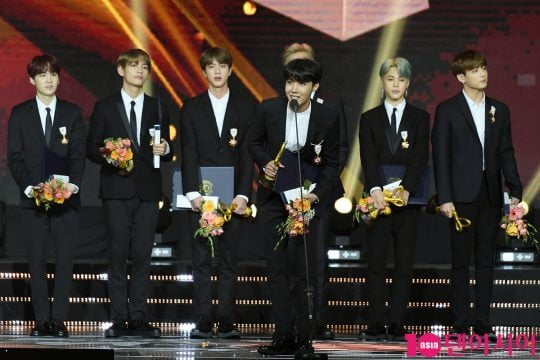 화관문화훈장을 받은 방탄소년단/사진=텐아시아DB