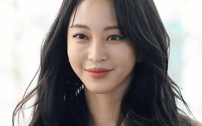 한예슬, 엄마와 바다 여행…언니라 해도 믿겠어 [TEN★]
