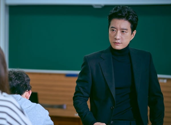 '로스쿨' 김명민./사진제공= JTBC 스튜디오, 스튜디오 피닉스, 공감동하우스