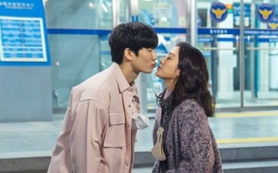 '오케이 광자매' 전혜빈X손우현, 경찰서 앞 '달달' 입맞춤