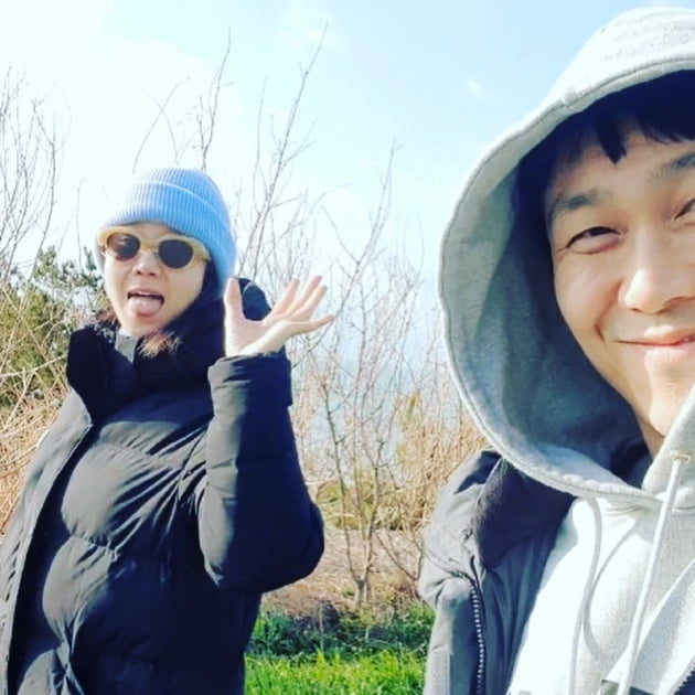 "다시 만난 동백X규태"…공효진X오정세 '바퀴 달린 집2' 인증샷