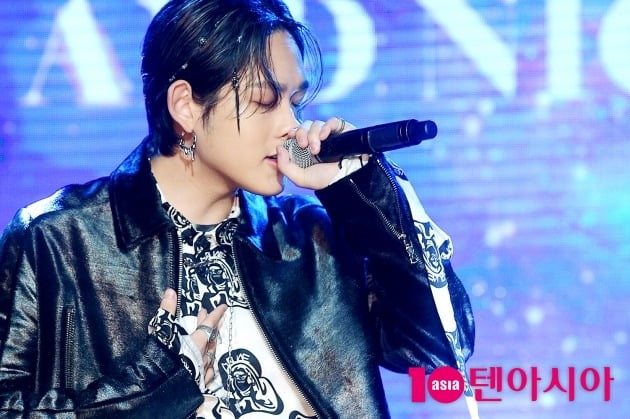 첫 싱글 앨범 ‘Day and Night’의 타이틀곡 ‘Day and Night’ 열창하는 지플랫./사진=서예진 기자