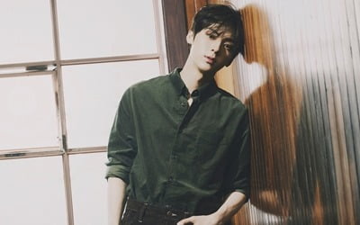 '치명적' 뉴이스트 민현, '로맨티사이즈' 오피셜 포토 공개