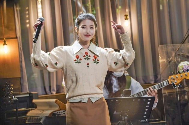 '유명가수전' 아이유./사진제공=JTBC