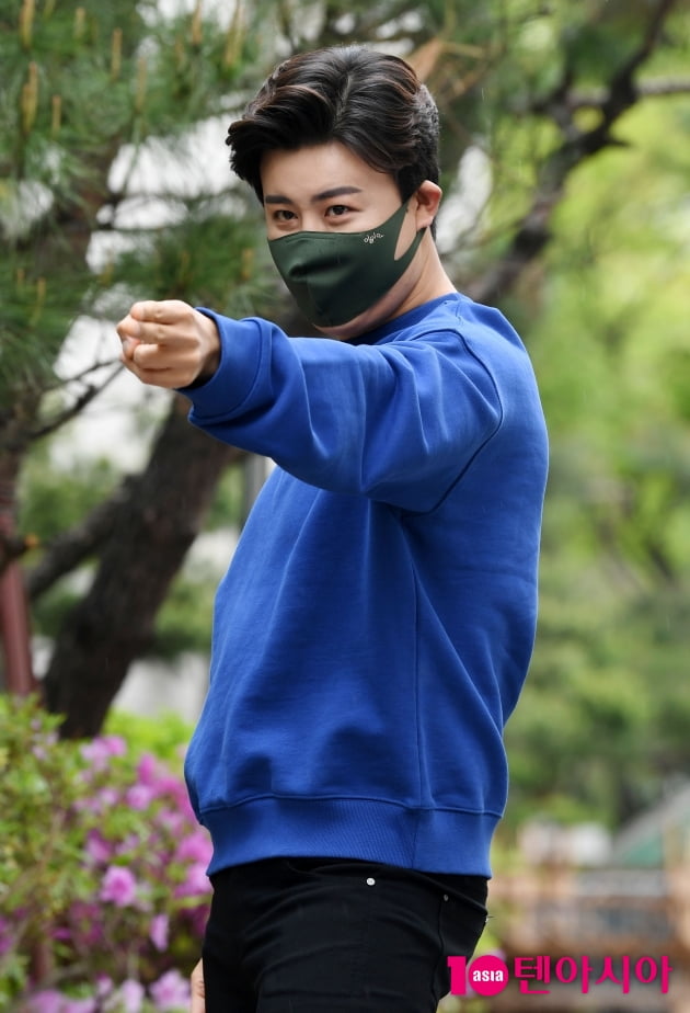 [TEN 포토] 진해성 '여심 저격 눈빛'
