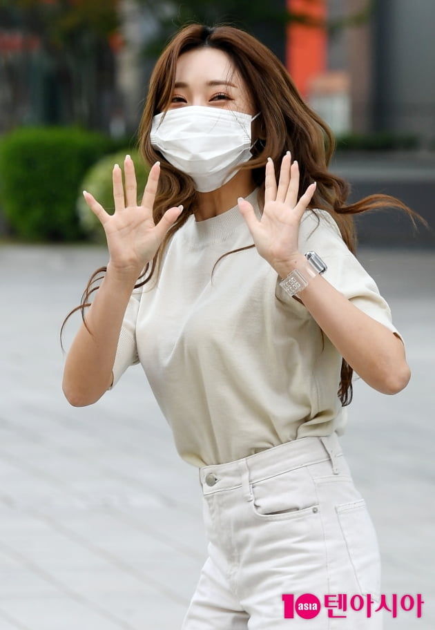 [TEN 포토] 홍지윤 '애교 눈웃음'