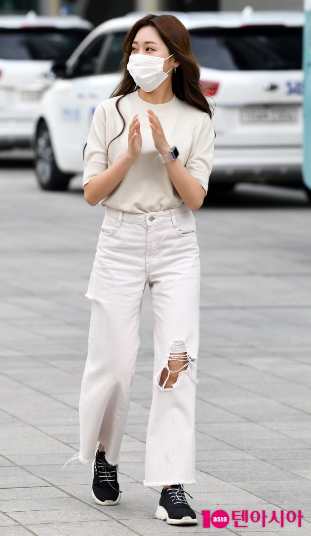 [TEN 포토] 홍지윤 '우아한 화이트'