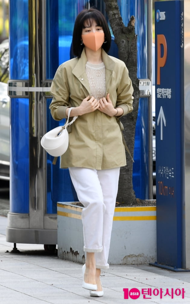 [TEN 포토] 박하선 '런웨이를 걷듯이'