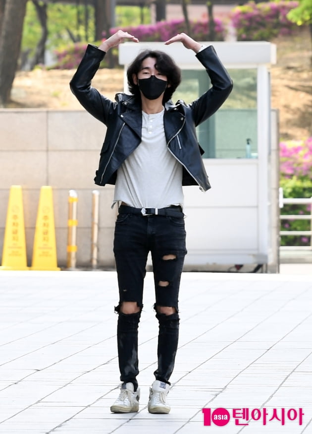 [TEN 포토] 허지웅 '같은바지 몇일째?'