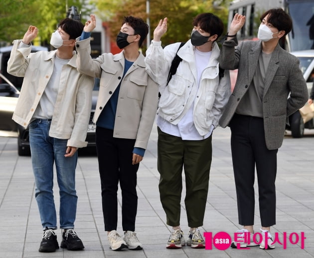 [TEN 포토] 포레스텔라 '멋진 시그니쳐 포즈'