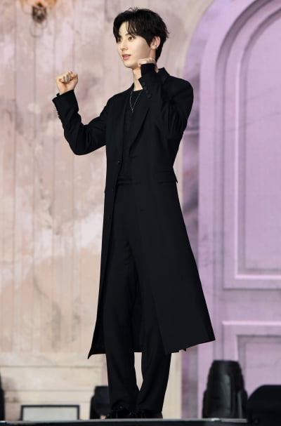 [TEN 포토] 뉴이스트 민현 '가질 수 없는 남친의 비주얼'