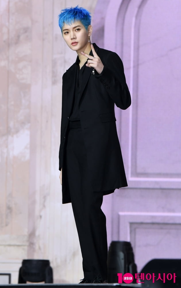 [TEN 포토] 뉴이스트 렌 '시크하게 브이'