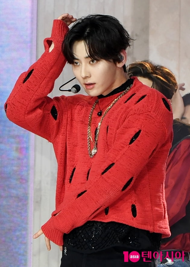 [TEN 포토] 뉴이스트 민현 '우수에 젖은 눈망울'