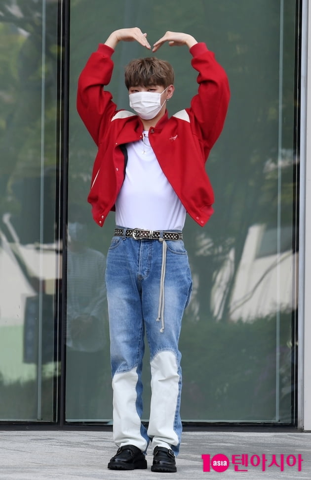 [TEN 포토] 윤지성 '2년만에 돌아왔어요'