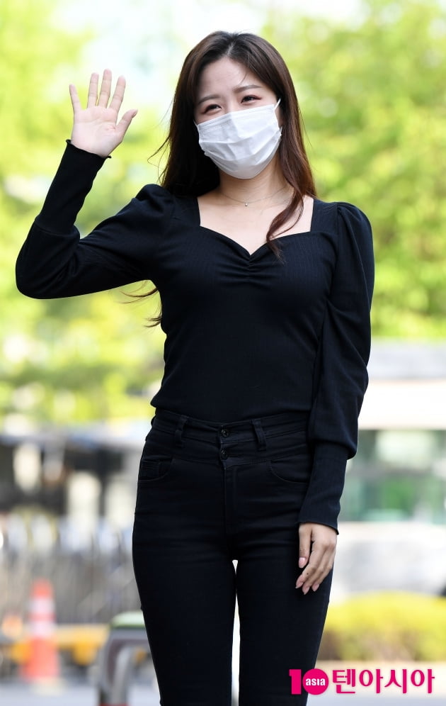 [TEN 포토] 정다경 '수줍은 인사'