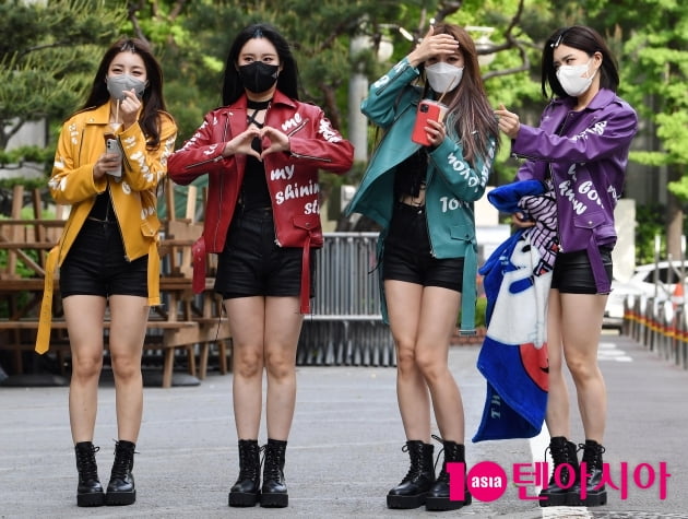 [TEN 포토] 브레이브걸스  '작심하고 꾸민 출근길 패션'