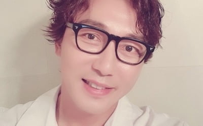 탁재훈, 15년 의리 지켰다…크롬엔터와 전속계약 [공식]