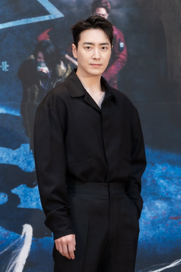 배우 이준혁이 26일 오후 온라인 생중계된 OCN 새 금토드라마 '다크홀' 제작발표회에 참석했다. /사진제공=OCN