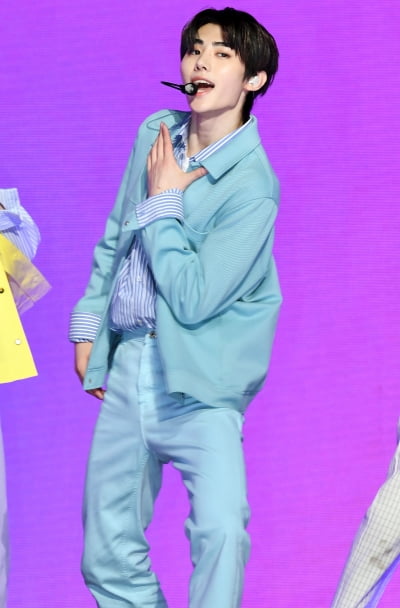 [TEN 포토] 엔하이픈 성훈 '여름을 부르는 블루'