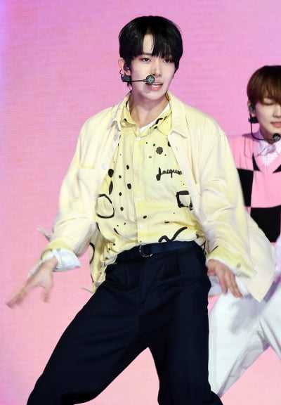 [TEN 포토] 엔하이픈 희승 '콧날에 베이겠네 '