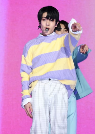 [TEN 포토] 엔하이픈 제이크 '손짓도 멋스럽게'