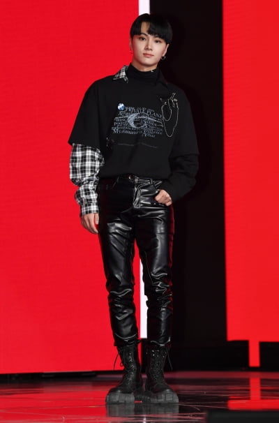 [TEN 포토] 엔하이픈 제이 '컴백 인사드려요'